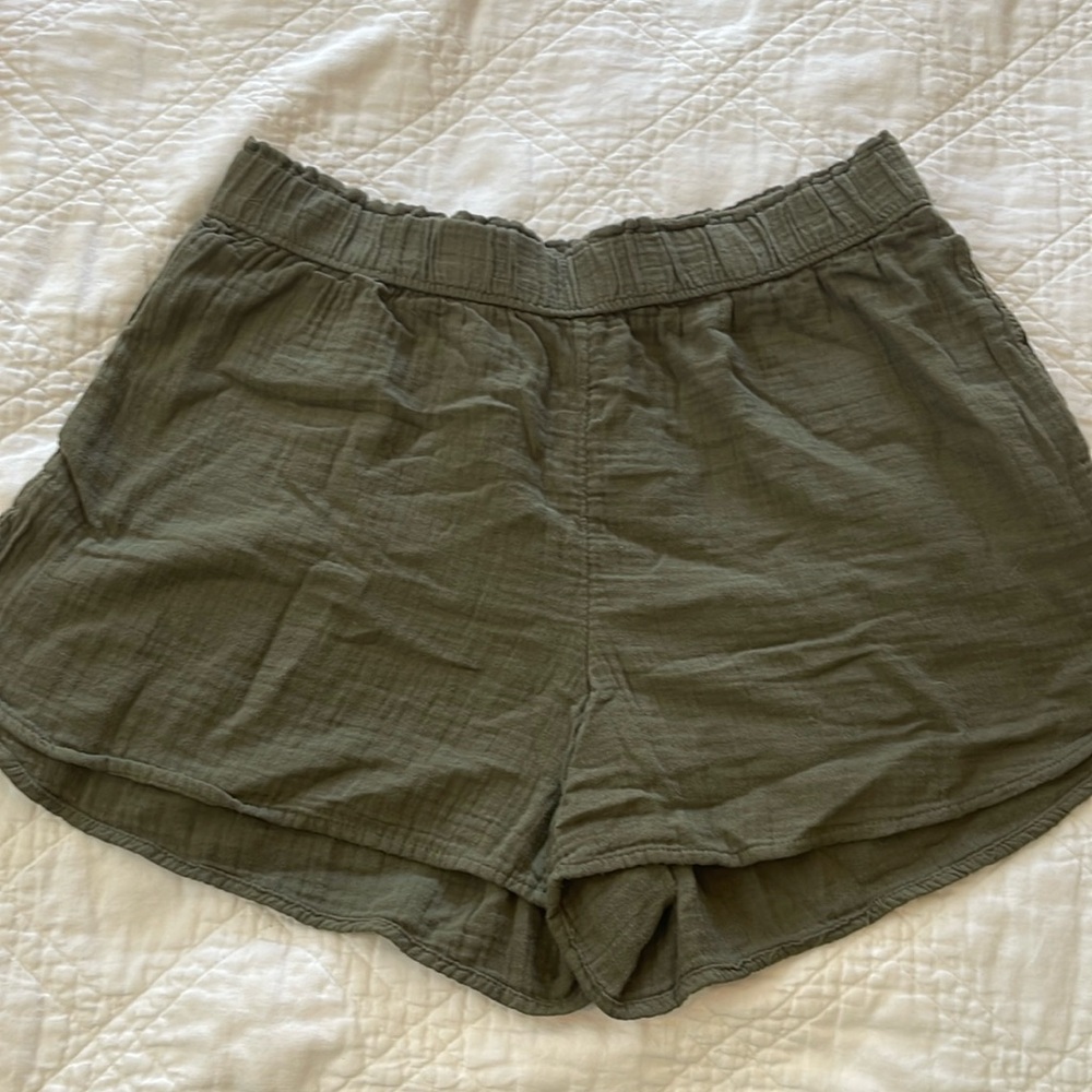 Women’s dolphin hem shorts